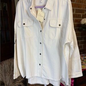 Anthropology Elan Cream Button-Up Shirt with Black Embroidered Accents 100% cott